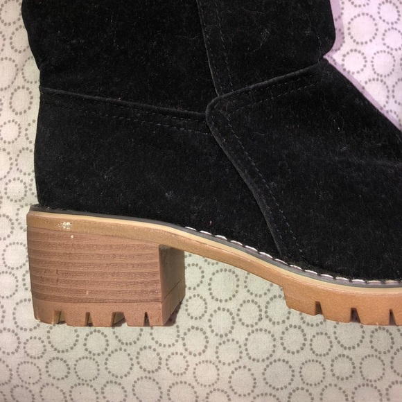 Cute boots - Picture 2 of 6